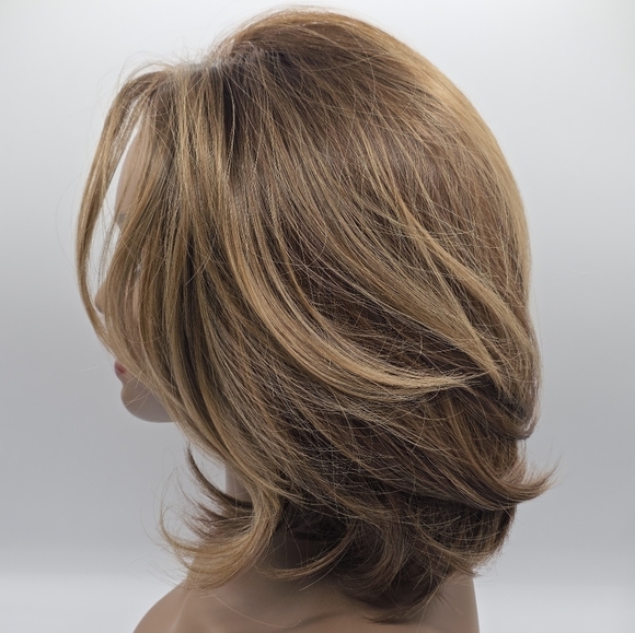 Chelsey Smith Crowns Cosmetics Stella Caramel Blonde Lace Front Wig - Picture 4 of 9